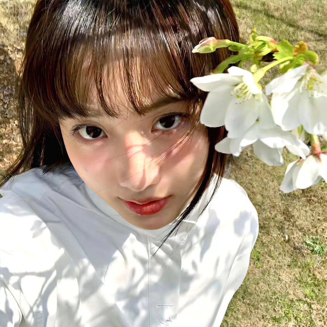 弱比少男闯女校